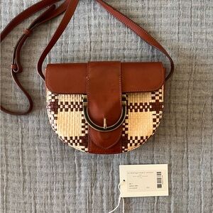 Sezane T Bag in Raphia